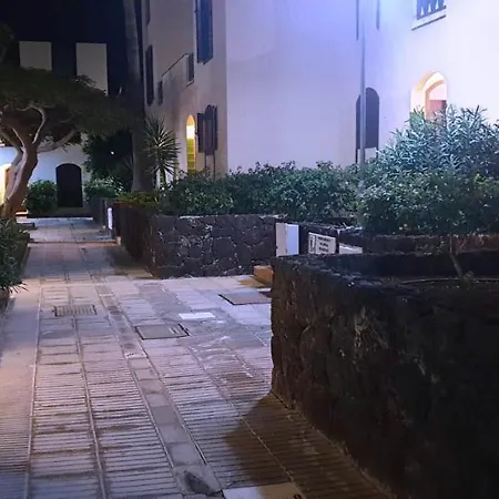 アパート With Large Relax Terrace And Equipment