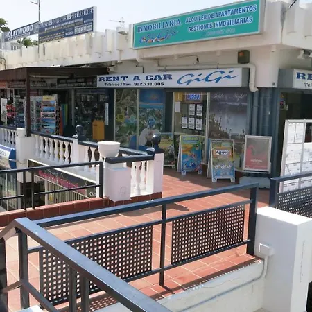 アパート With Large Relax Terrace And Equipment