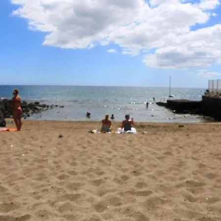 With Large Relax Terrace And Equipment アパート